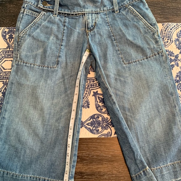 Hollister Denim Crop Jeans - Picture 1 of 5